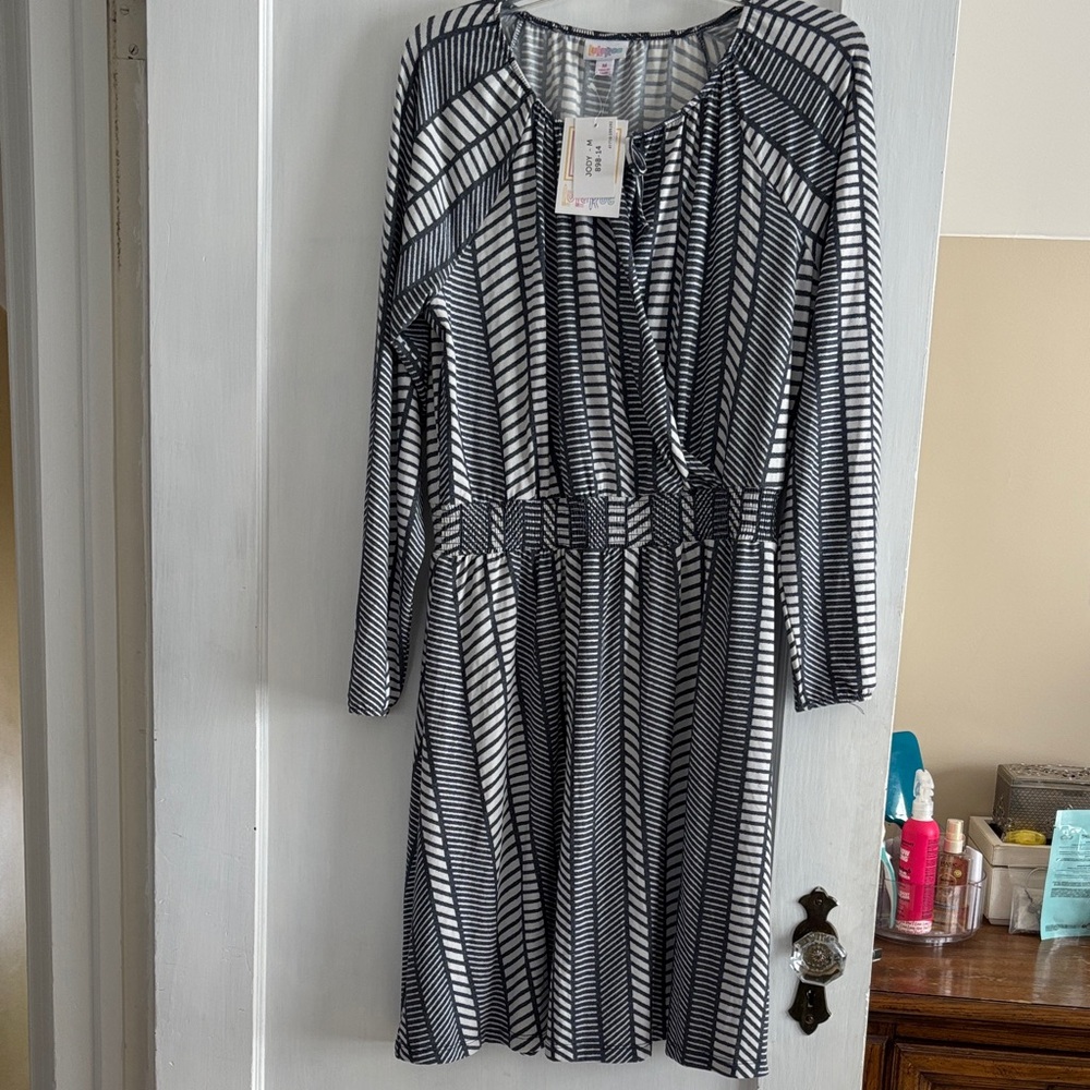 LuLaRoe Black and White Geometric Long Sleeve Dress
